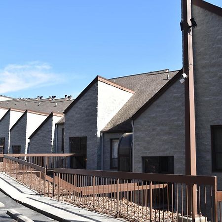 Cozy Mountain Getaway! Mountain Views! 2 Bed, 2 Bath, Sleeps 6 Apartment Gatlinburg Luaran gambar